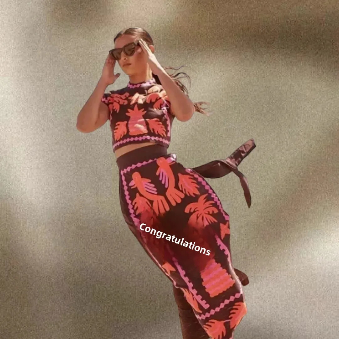 European crossover summer and autumn short sleeved round neck long skirt two-piece set for women with side seam print 250318