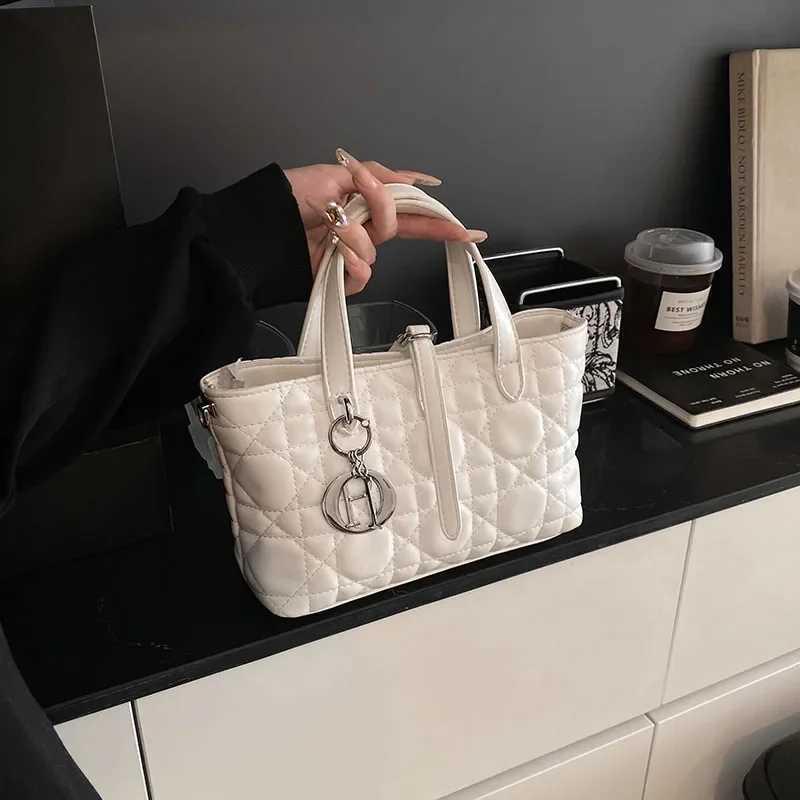 Messager Crossbody Bag Leather Shoulder Bag Women Ladies Popular Luxury Designer Classic Elegant Y250319
