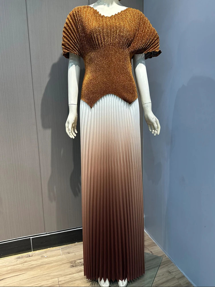 LANMREM Pleated 2 Pieces Set Women Fashion V Neck Short Batwing Sleeves Irregular Hem T-shirt Gradient Color Skirt 2DC1505 250320