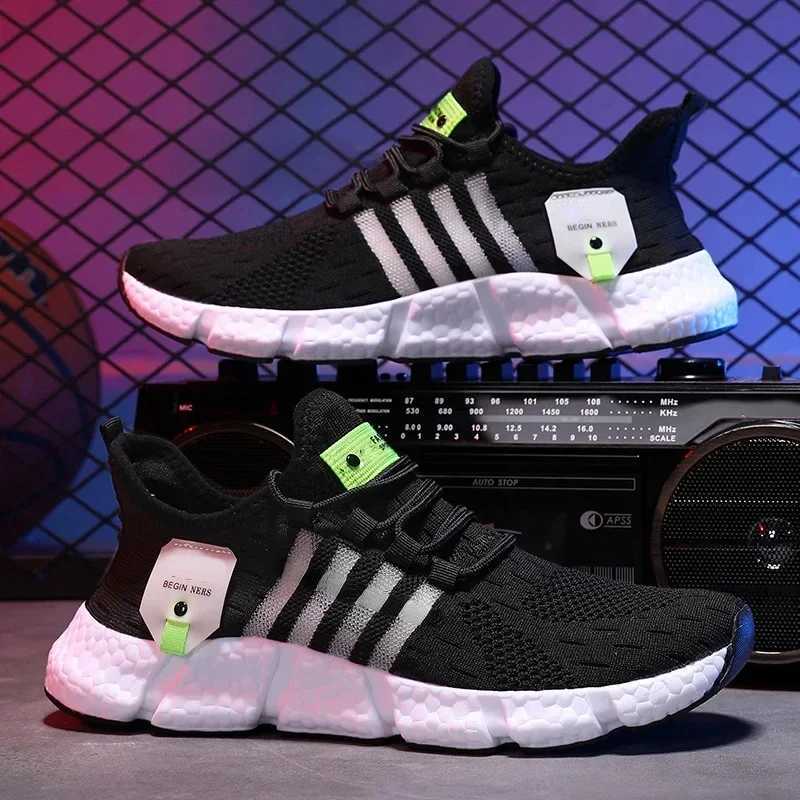 New high-quality sports shoes for men in warm summer breathable and fashionable lightweight running tennis shoes comfortable and casual shoes large si