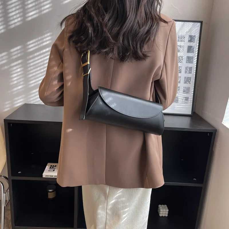 Adjustable wide shoulder strap womens bag small retro bag PU leather handbag shopping bag wallet fashionable cross body bag Y250319