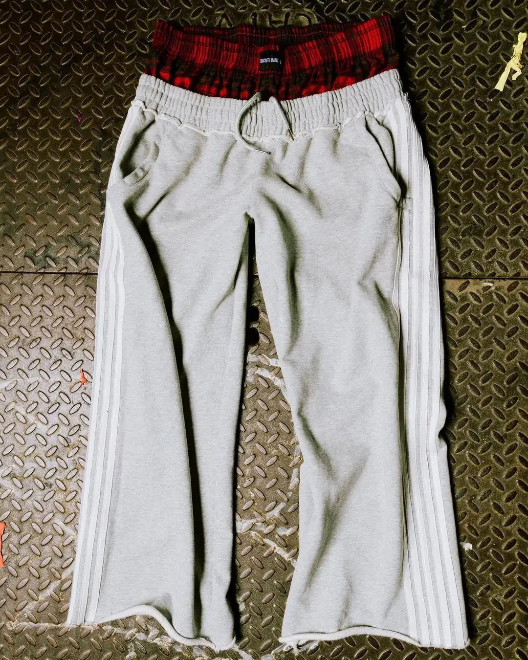 Street Trend Y2K Simple Striped Double Cuff Mens Casual Pants West Style Versatile Loose Womens Casual Sports Pants 250320
