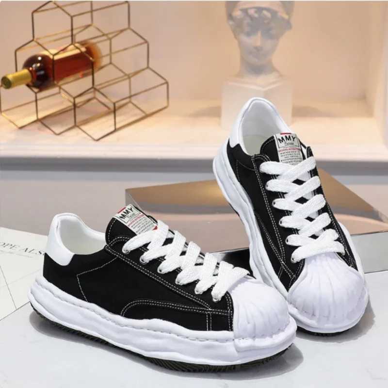 Couples wearing colorful soled shoes and mens high canvas sneakers fashionable and casual Y250320