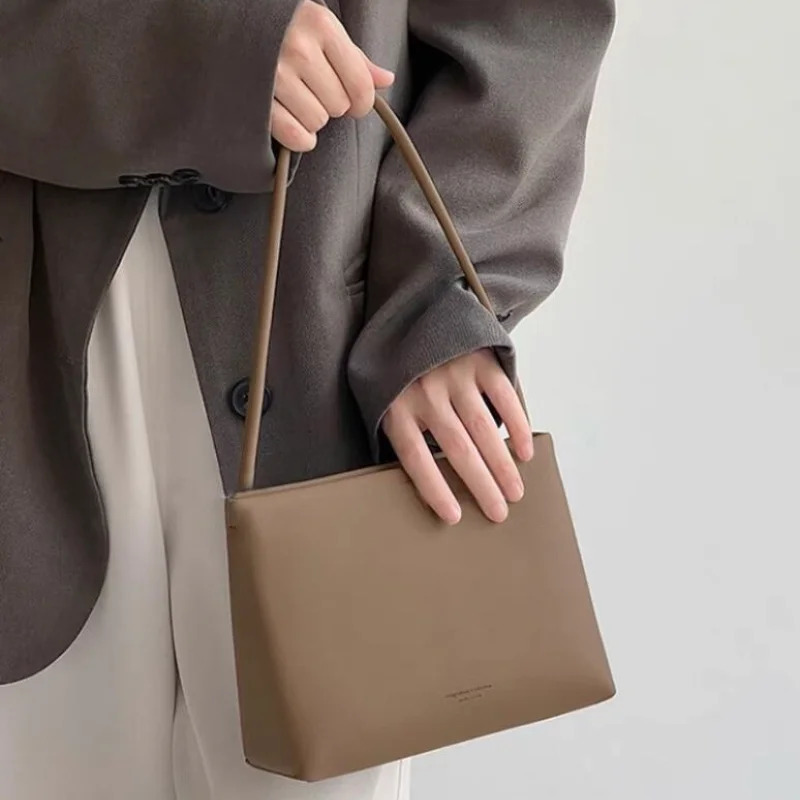 shoulder bag womens solid color highend feeling axial fashionable and casual small square Versatile Crossbody 250320