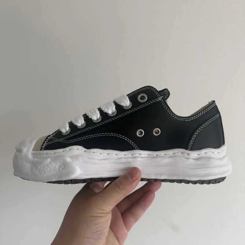 Mens copywriting shoes casual black and white low top lace sneakers leather running shoes Y250320