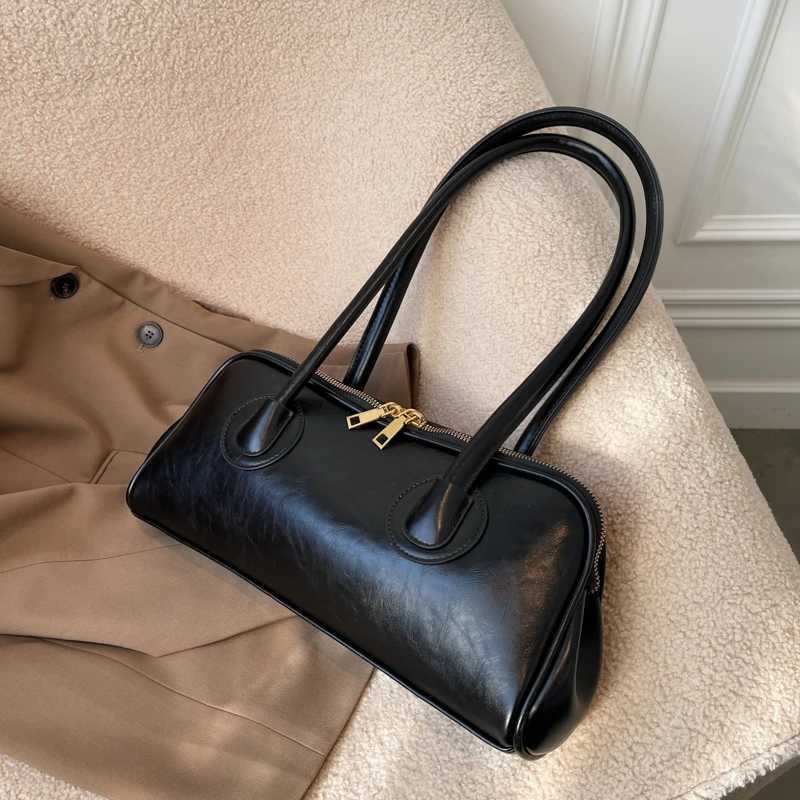 Solid Color PU Zipper Stitched Pillow Shape Fashion Shoulder Bag Versatile Handbag 2024 Hot Sale Bags for Women Bags Y250320