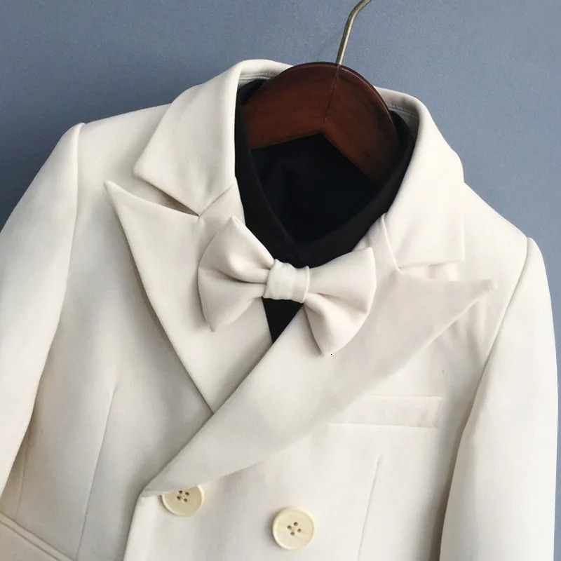 Childrens Formal Beige Suit Set Boys Wedding Dresses Babys First Birthday Performance Host Costume Kids Blazer Pants Bowtie 250320bj