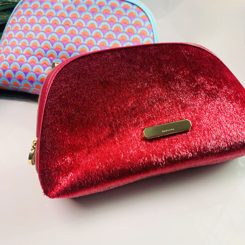 Luxury Brand Designer Makeup Bag Cases letters classic red Perfume Lipstick Cosmetic Bag For Women Handbag Mens Toiletry bag Zipper Wash Pouch Toiletry Make up Purse