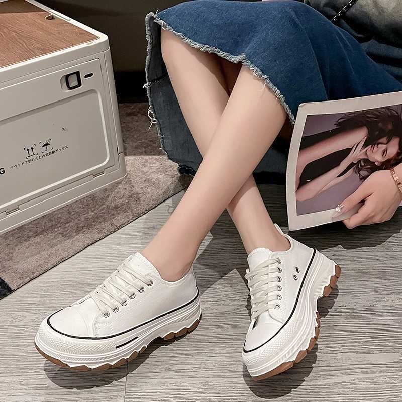 Shallow mouth shoe ring 2024 platform sliding sports shoes Autumn round toe crawlers New summer sports Autumn Clogs Y250320