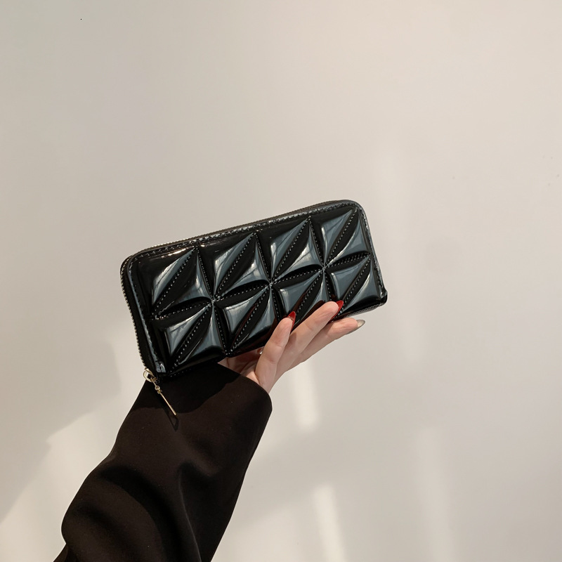 2025S Trend Designer Personalized Casual Women S Spring New Multifunctional Wallet Simple And Beautiful Design Solid Color Handbag