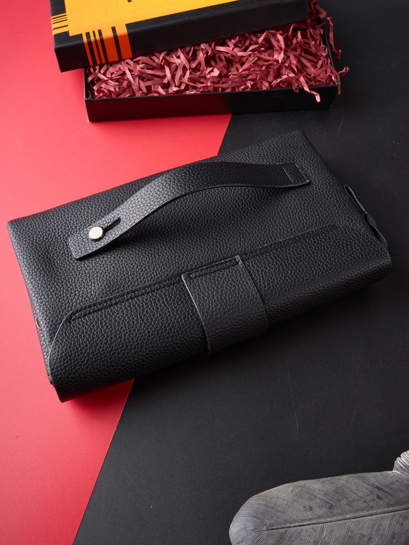 Classic solid color retro clutch simple business large capacity lightweight waterproof mens daily commuting phone bag 250317