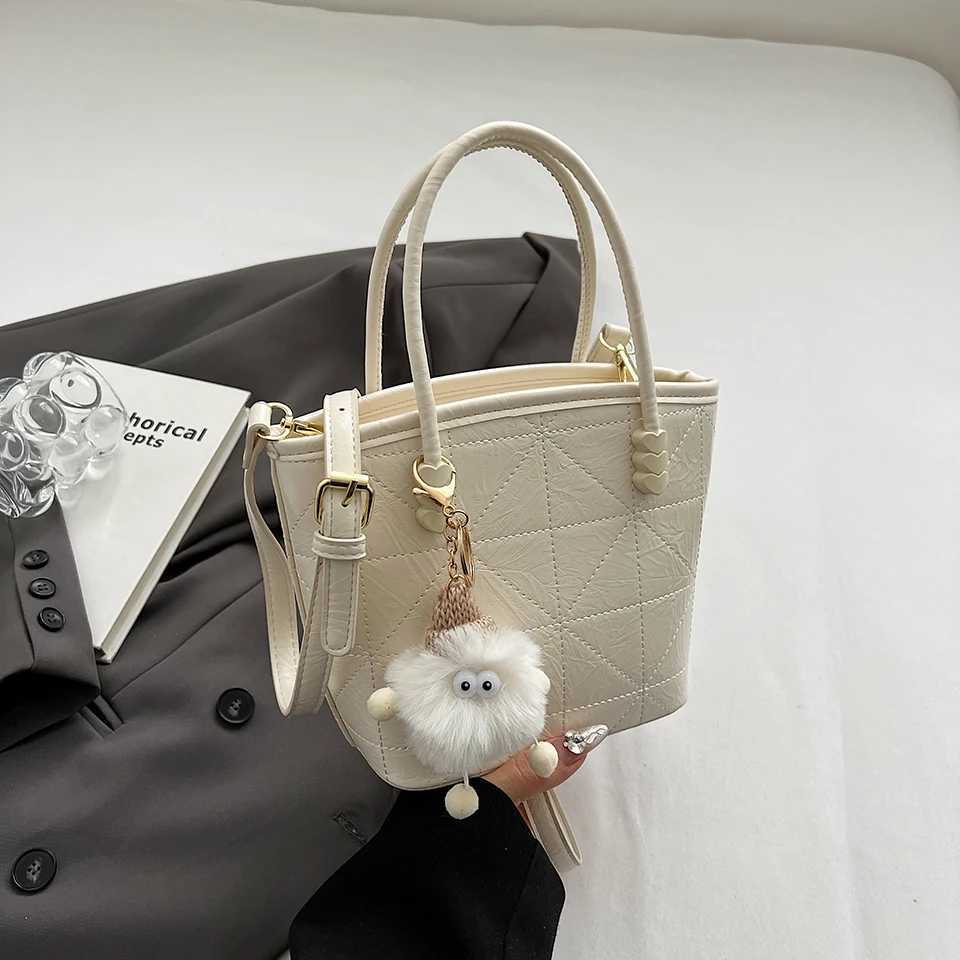 Womens Bag New Original Fashionable Niche Cross Body Bag Advanced Sensory Leisure Shoulder Bag Womens Handbag Y250319