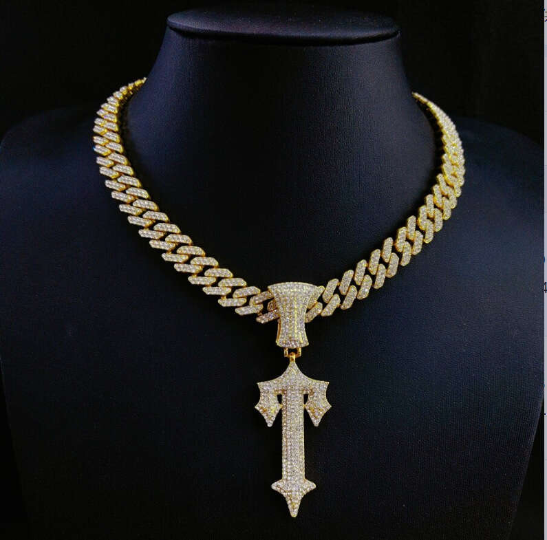New alloy cross pendant with full dia Cuban chain hip-hop niche legendary big sword accessory