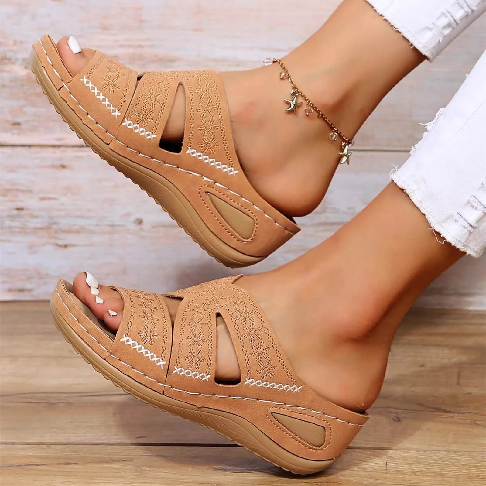 shoe cleaning free delivery womens clip toe sandals crystal jelly beach flip female student Chanclas De Mujer 250321BJ
