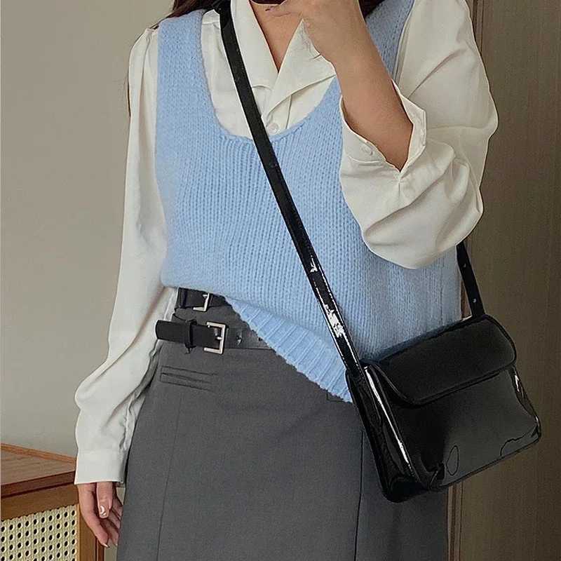 Retro patent leather shoulder bag womens luxury designer cross shaped bag small square bag fashionable womens underwear handbag Y250320