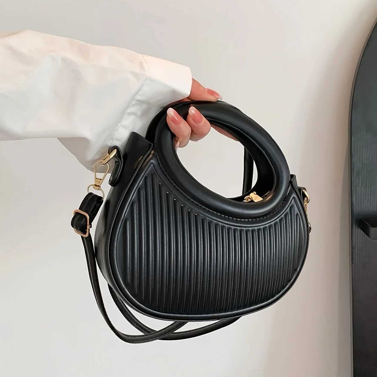 Chic Stripe Design Crossbody Bags for Women Elegant Synthetic Leather Handbag Purse Luxury Look Shoulder Bag for Everyday Use Y250603