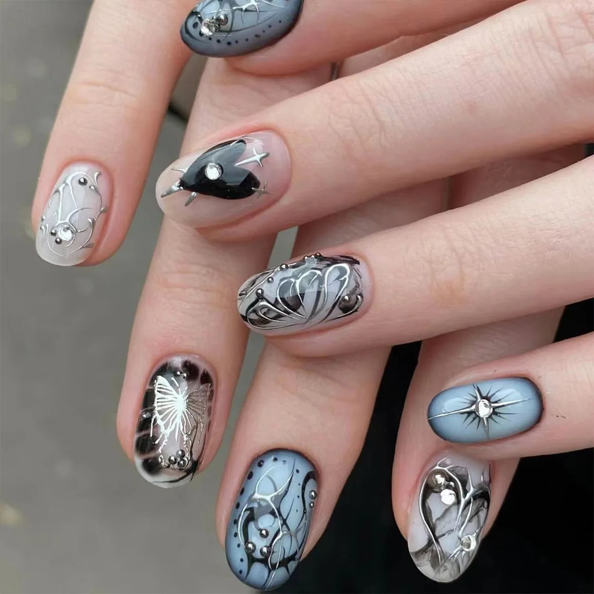 24Pcs False Nails Spicy Girl Silver Bow with Diamond Fake Nails with Glue Almond Press on Nails Black Cool Y2k Almond Nail Set 250319