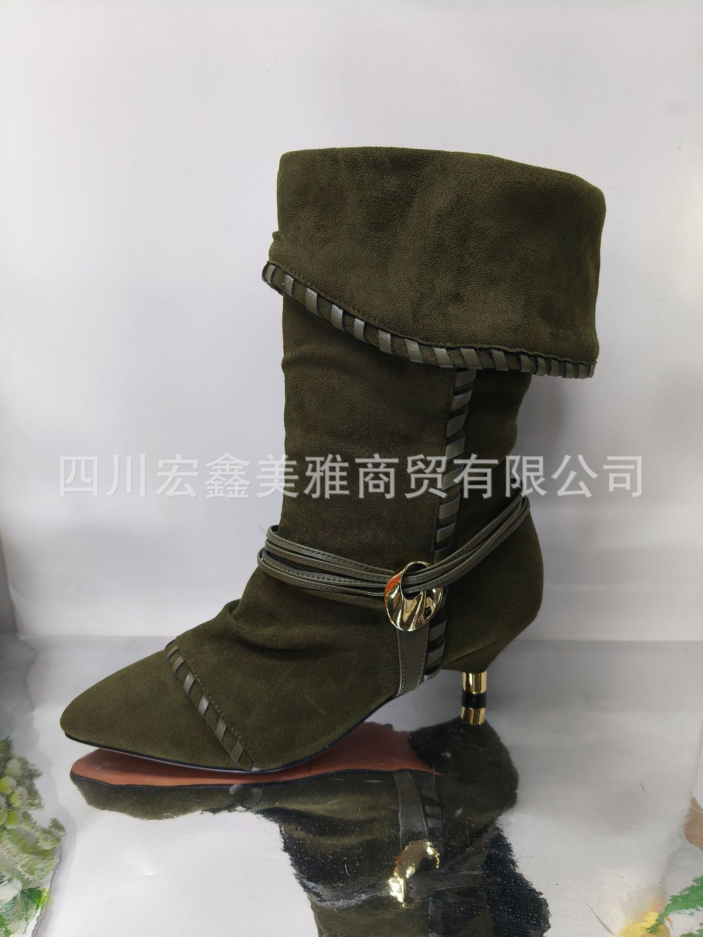 2025 pointed short for women with height increasing folds, two wearing niche frosted cat and western cowboy pile boots