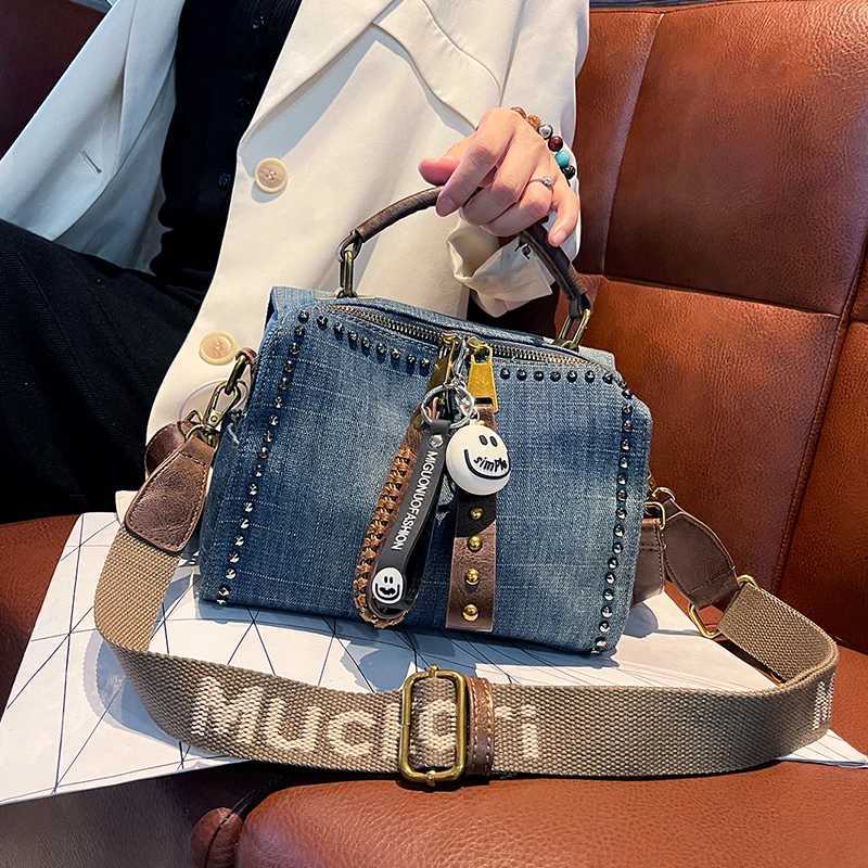 Retro High-end Fashion Denim Handbag for Women 2024 New Casual Pillow Shoulder Bag for Mothers One Shoulder Crossbody Bag Y250319
