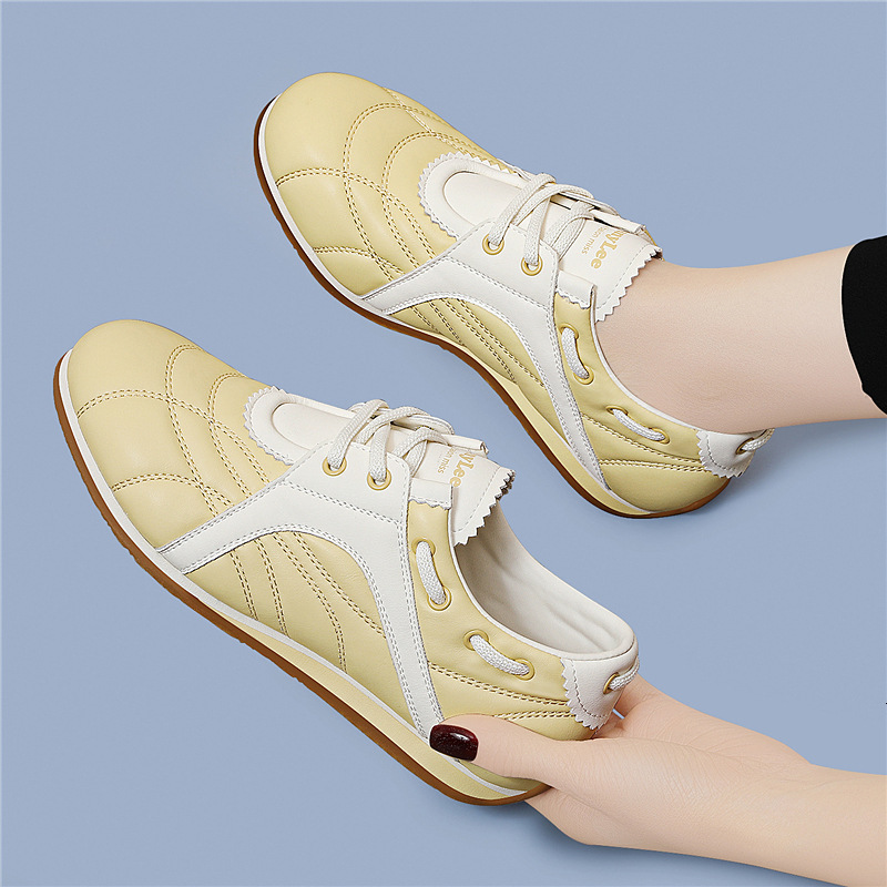 2025 New German Women's Spring Flat Soft Bottom Lightweight Designer Fashion Sports and Leisure White Multi functional Small Leather Shoes