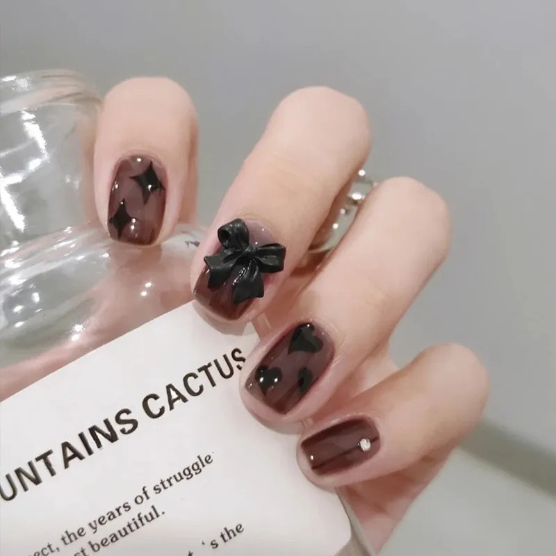 Y2K Black White Star Artificial Fake Nails Full Cover Short False Nail Removable Press on Nails for Women DIY Manicure 24Pcs 250319