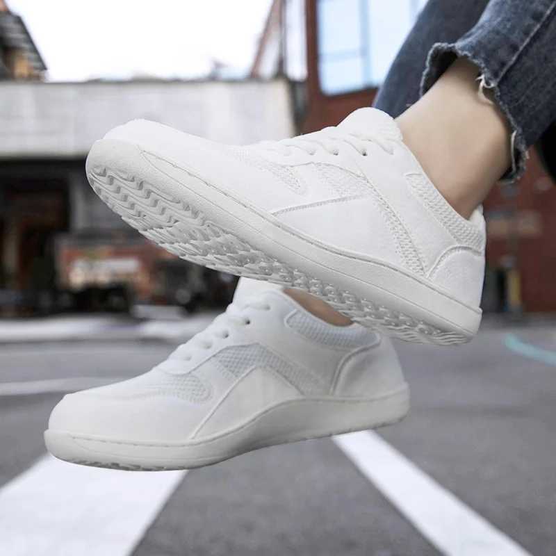 New IC wide toe casual shoes are breathable comfortable warm minimalist with soft soles and outdoor walking mats. Size 42 Y250320