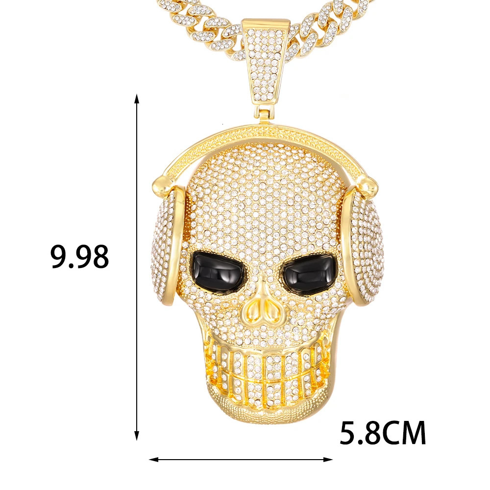 High Quality Creative skull Pendant Necklace Match Smooth Cuban Link Chain Bling Jewelry Gift Party For Men and Women 250313