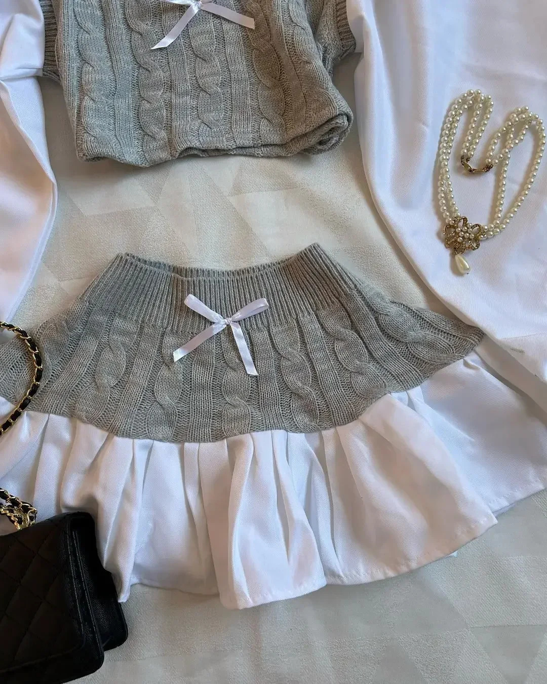 Womens Sweater Skirt Suit Fashionable Sexy Two Piece Set V Neck Vest Striped Knitted Patchwork Harajuku Y2K Mini Skirt Crop Tops 250320