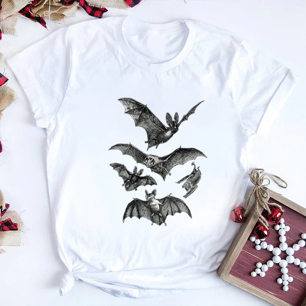 Gothic T Shirt Witchy Clothing Pastel Goth Dark Grunge Tumblr Aesthetic Halloween Bat Vintage Release The Bats Shirt 250320
