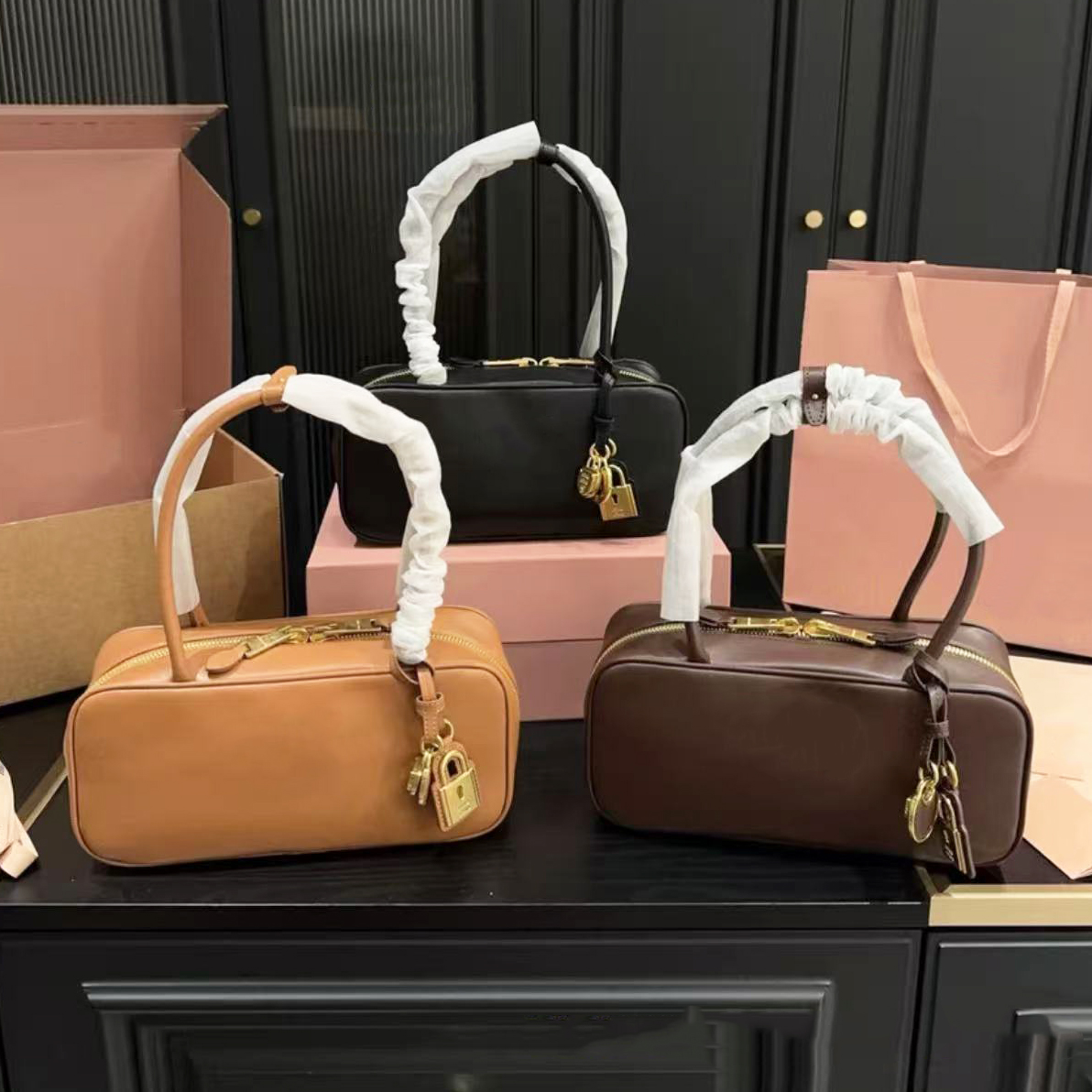 High Quality Designer Bag Women's Handbag Shoulder Bag Vintage High Quality Real cowhide Luxury Handbag Boys New handbag