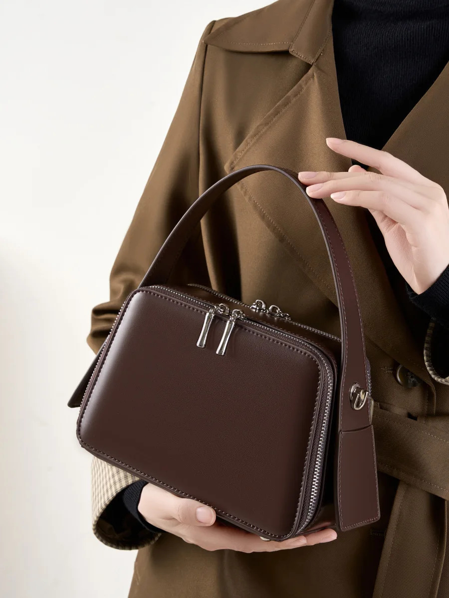 YANATARI Underarm cowhide leather handbag for women retro shoulder bag cross shaped luxurious and highquality 250320