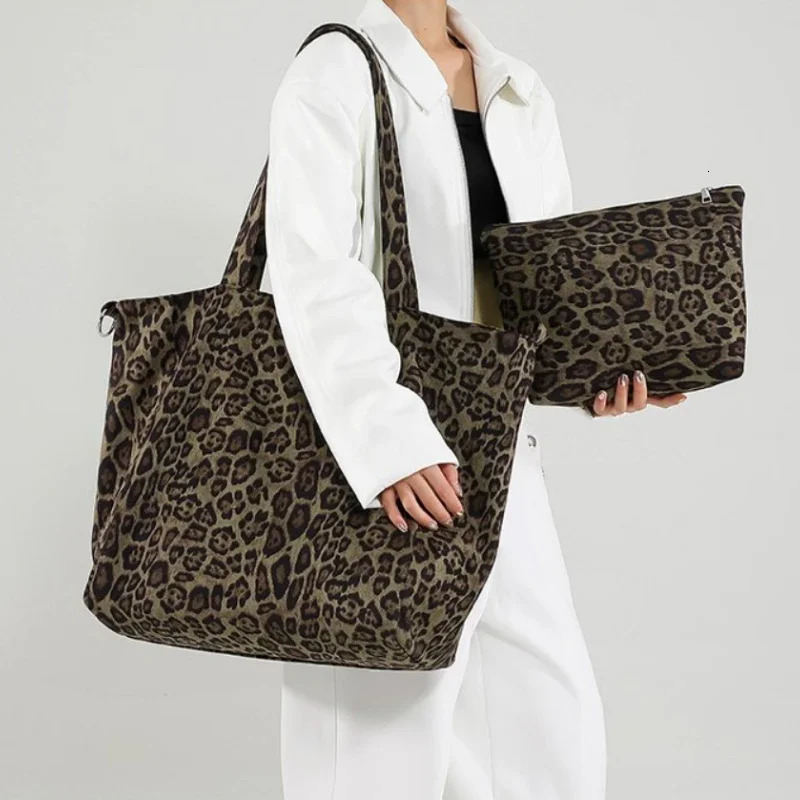 Non woven large capacity shoulder bag Communicating Leopard Print womens highquality zipper sewing lazy style handbag 250320