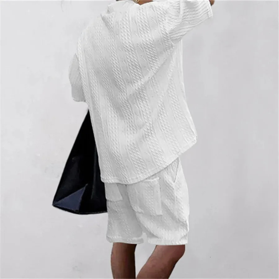 Summer casual V-neck mens shirt set knitted two-piece set mens clothing short sleeved T-shirt street clothing knitted set 250320