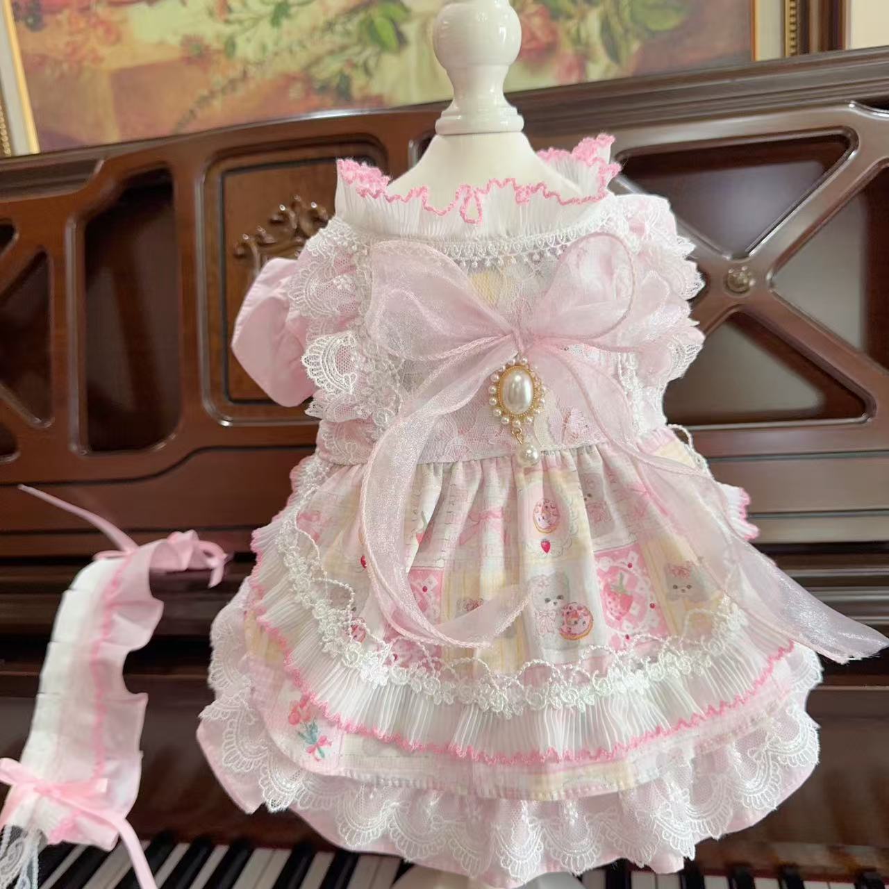 Pet cats, dogs, rabbits, clothes, princess dresses, seasonal sweet fairy dresses