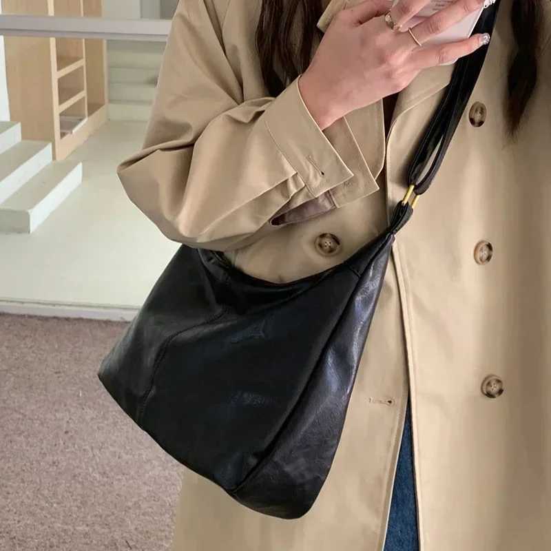 Womens handbag denim womens shoulder bag fashionable luxury womens messenger bag high-quality women Y250320