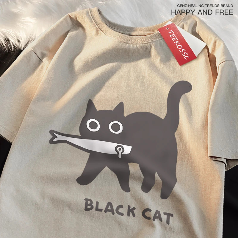 Fun A Black Cat Eating Fish Japanese Style Men Women TShirt Fashion Print T Shirt Breathable Oversize TShirts Cotton Clothes 250320