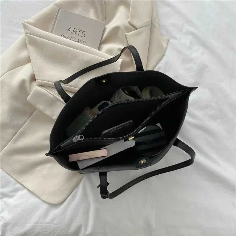 Trend Retro Solid Color PU Leather Underwear Bag Simple Womens Large Capacity Shopping Bag Travel Elegant Unisex Style Y250319