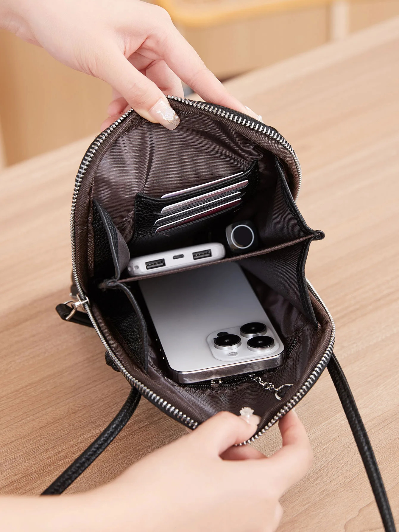Classic solid color womens crossbody bag high-quality PU leather shoulder bag fashionable large capacity mobile phone bag 250314