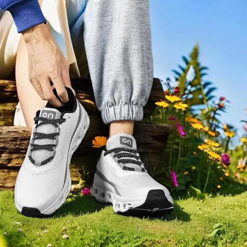 Fashion and Trendy Running Shoes Elevate Your Fortress in Casual Sneakers Y250320
