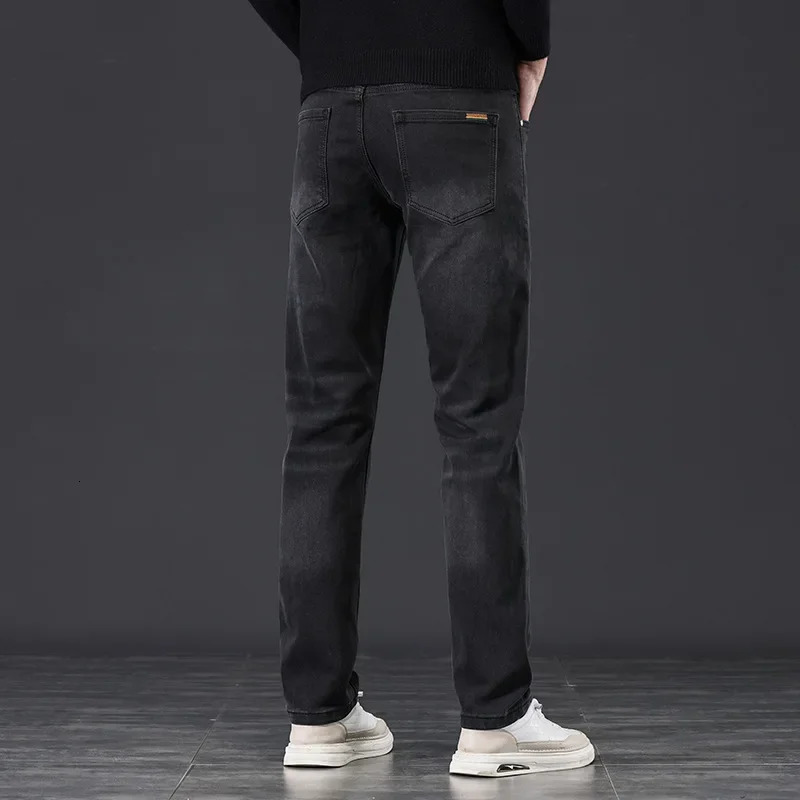 Mens business European slim straight leg jeans soft brushed wearing a casual appearance high stretch denim Trouser y250320