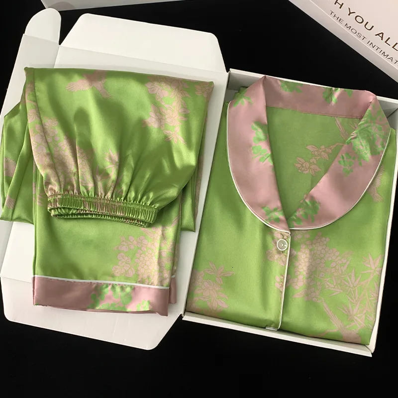 Lightweight and ice silk sleepwear spring and autumn thin long sleeved set loose plus size casual wear pos of underwear sleepwear for women 250321