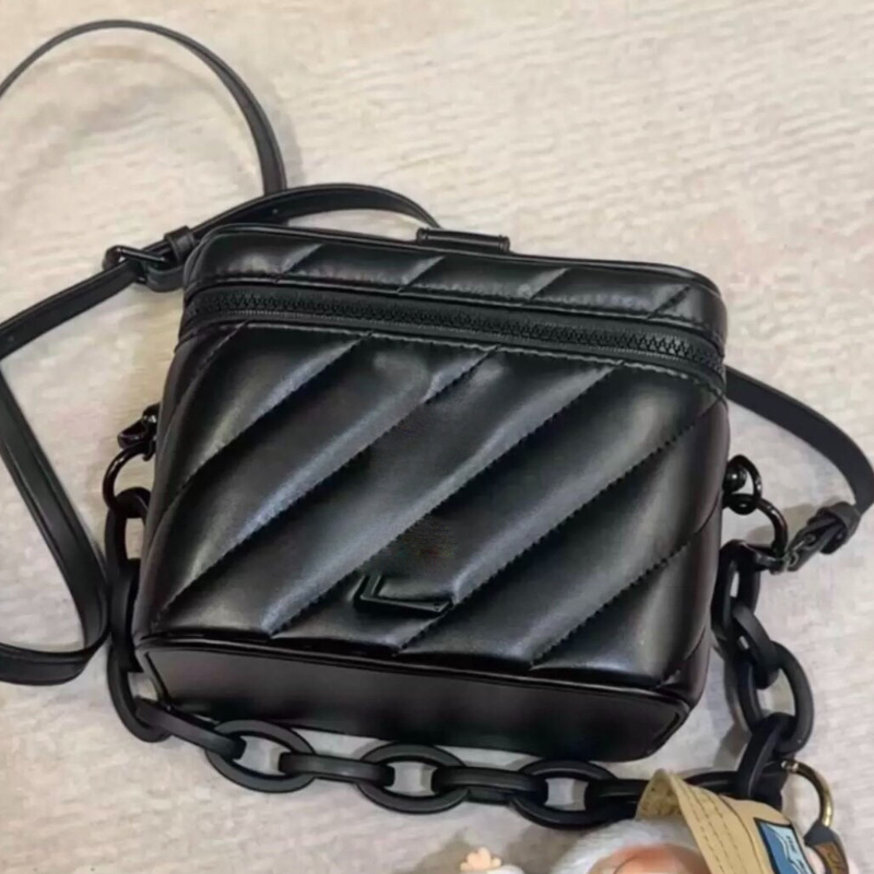 2025 new square luxury designer makeup bag handbag black fashion shoulder crossbody chain lipstick cosmetic bags box toiletry bag boxes coin purse make up case