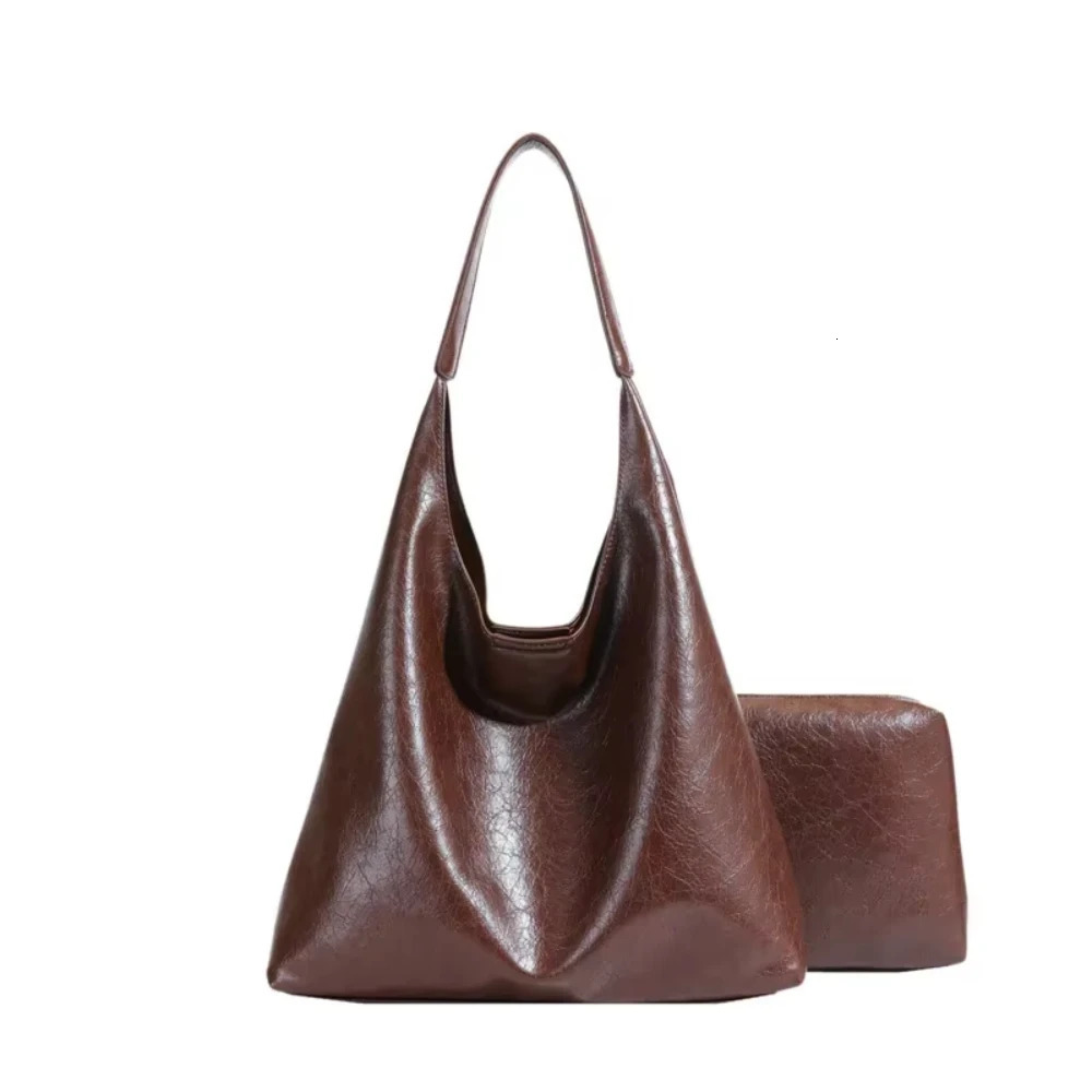 Retro highend soft surface handheld handbag for women in spring and summer large capacity multifunctional 250320