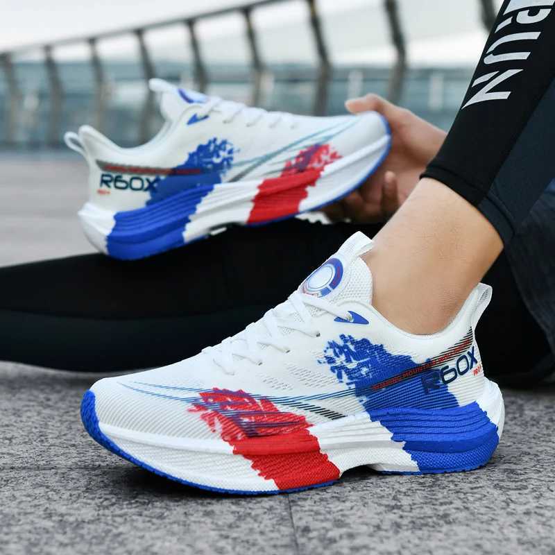 Running shoes mens mesh breathable lace close fitting marathon sports casual tennis shoes large-sized fashionable sports shoes Y250320