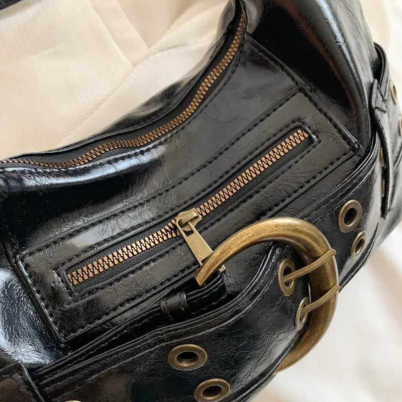 MOODS Womens Double Belt Lower Arm Shoulder Bag Heart shaped Decoration Large Capacity Commuter Square Bag 2024 Luxury Designer Handbag Y250320
