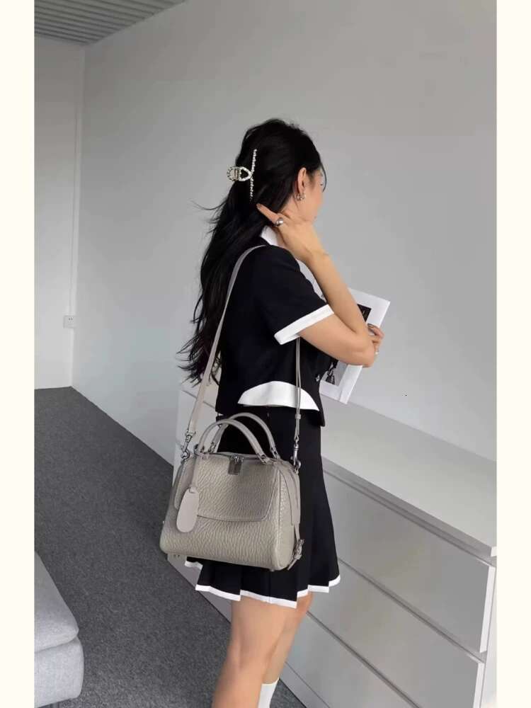 Bubble Pattern Grey Sheepskin Ladies Boston Tote Best Quality Real Leather Women Handbag Commuter Female Shoulder Bag