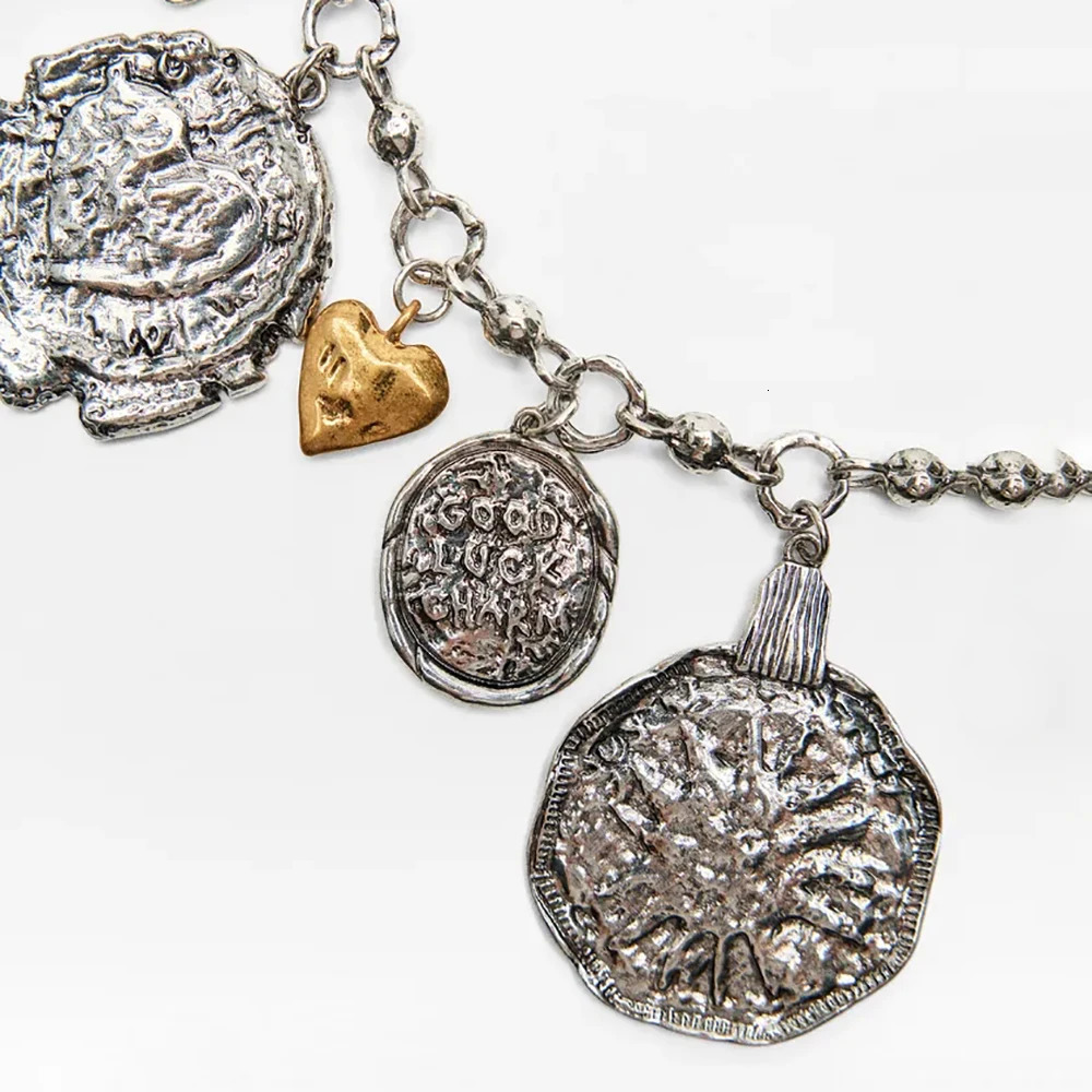 lady ZAA Heavy Metal Heart and Badge Pendant Necklace Retro Punk Style Geometric Necklace Everyday Party Jewelry 250313