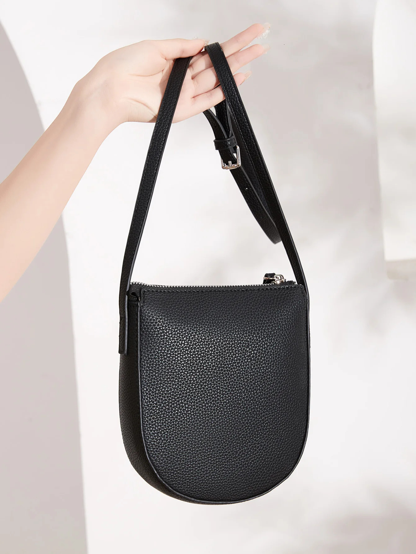 Classic minimalist solid color womens crossbody bag fashionable three-dimensional zipper single shoulder bagPUleather phone bag 250314
