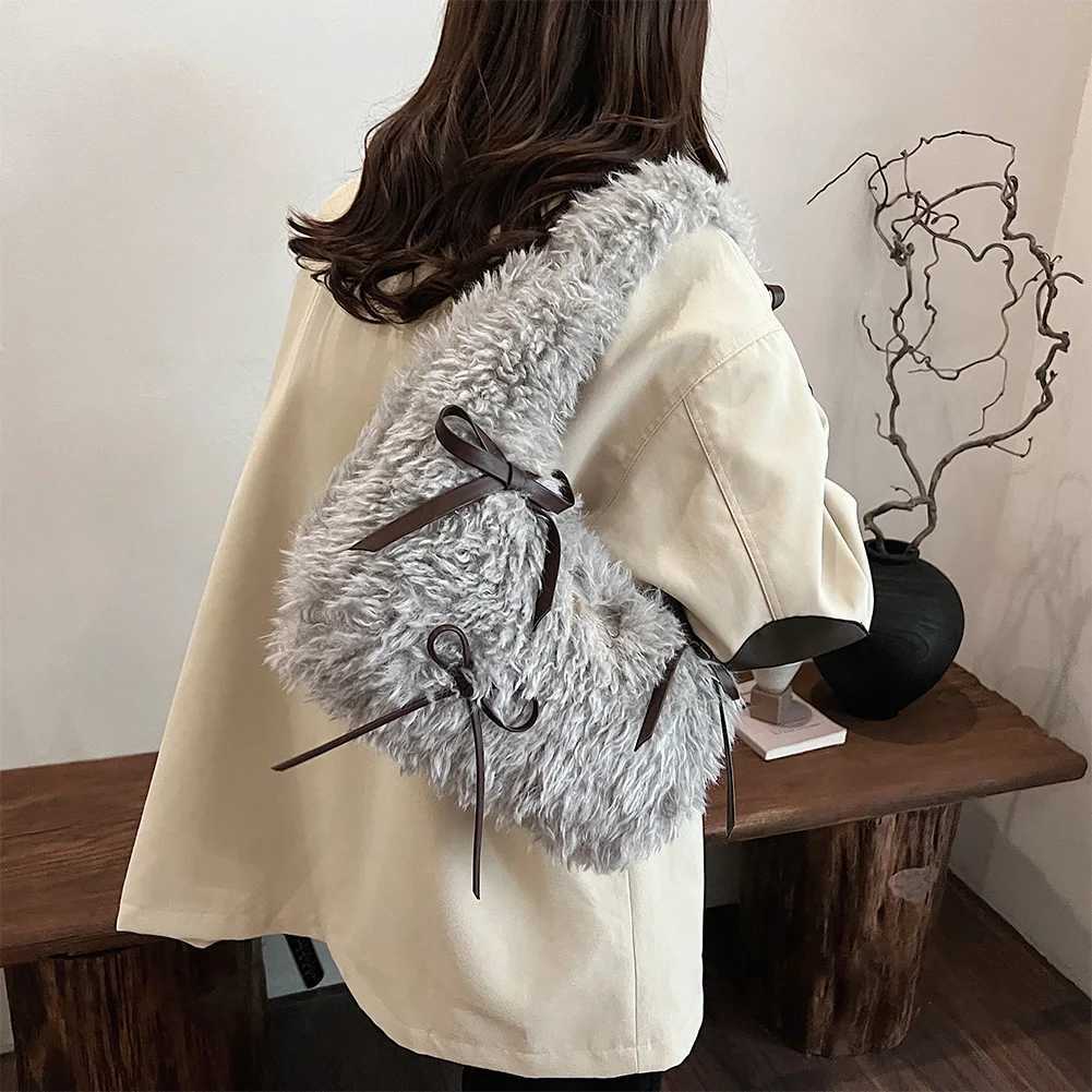 Womens plush shoulder bag with zipper inner pocket clutch wallet homeless bag work travel bag Y250319
