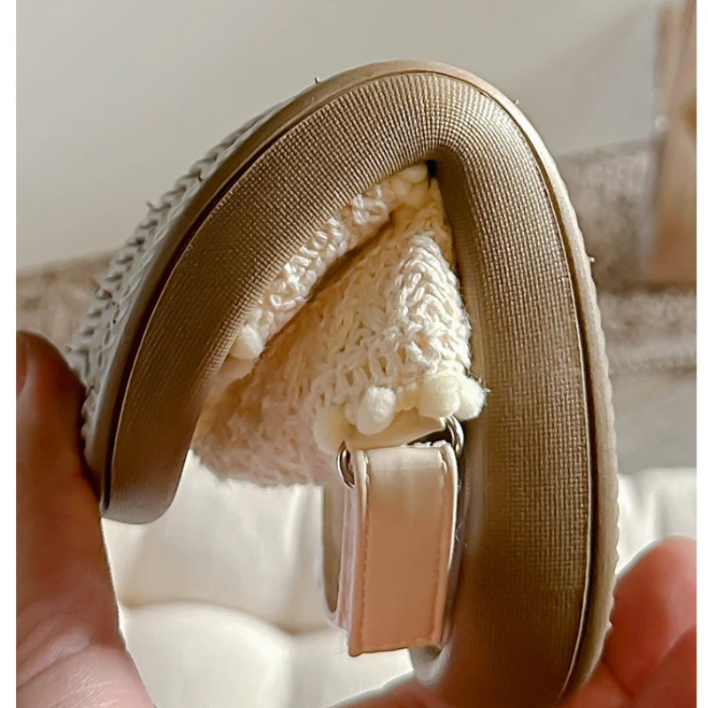 Girls Sandals 2025 Summer Straight Strap Casual Antislippery Children Students Retro Beach Kids Shoes for Girl 250304